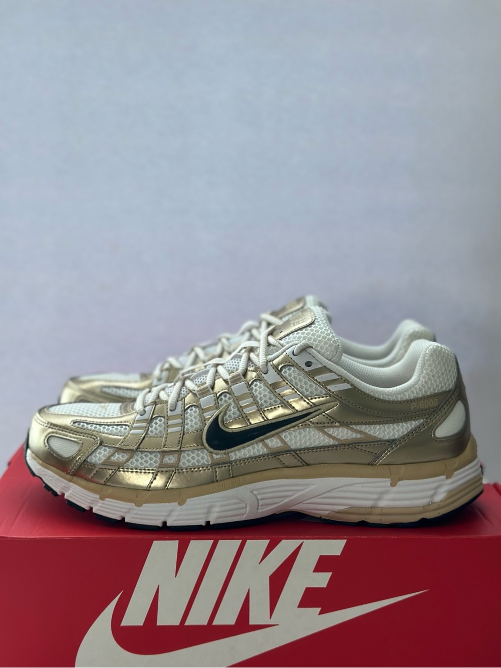 Nike P6000 White Black Grain Metallic Gold Running Shoes Men’s 11.5/Women’s 13